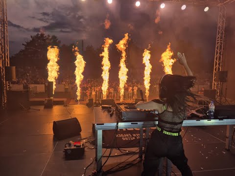 SOFi ft. D-BOMB - Koniec ( FESTIVAL MIX )