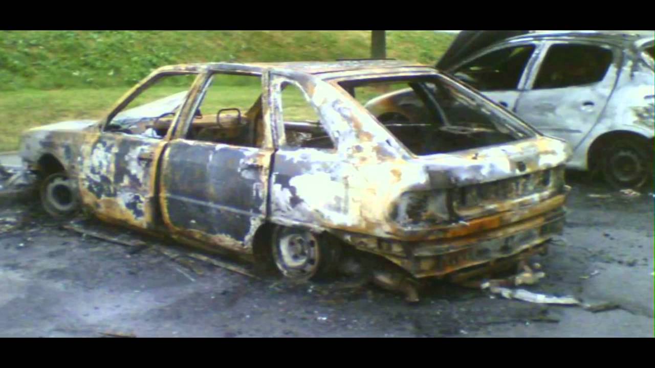 Brie Comte Robert 77 la cité des Chaperons voiture bruler et casser