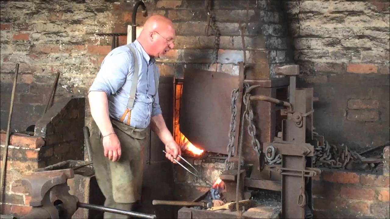 A chain maker a chain link YouTube