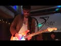 Willem Bodhi speelt Radar Love van The Golden Earring met The Real in popcafé De Veste Leiden