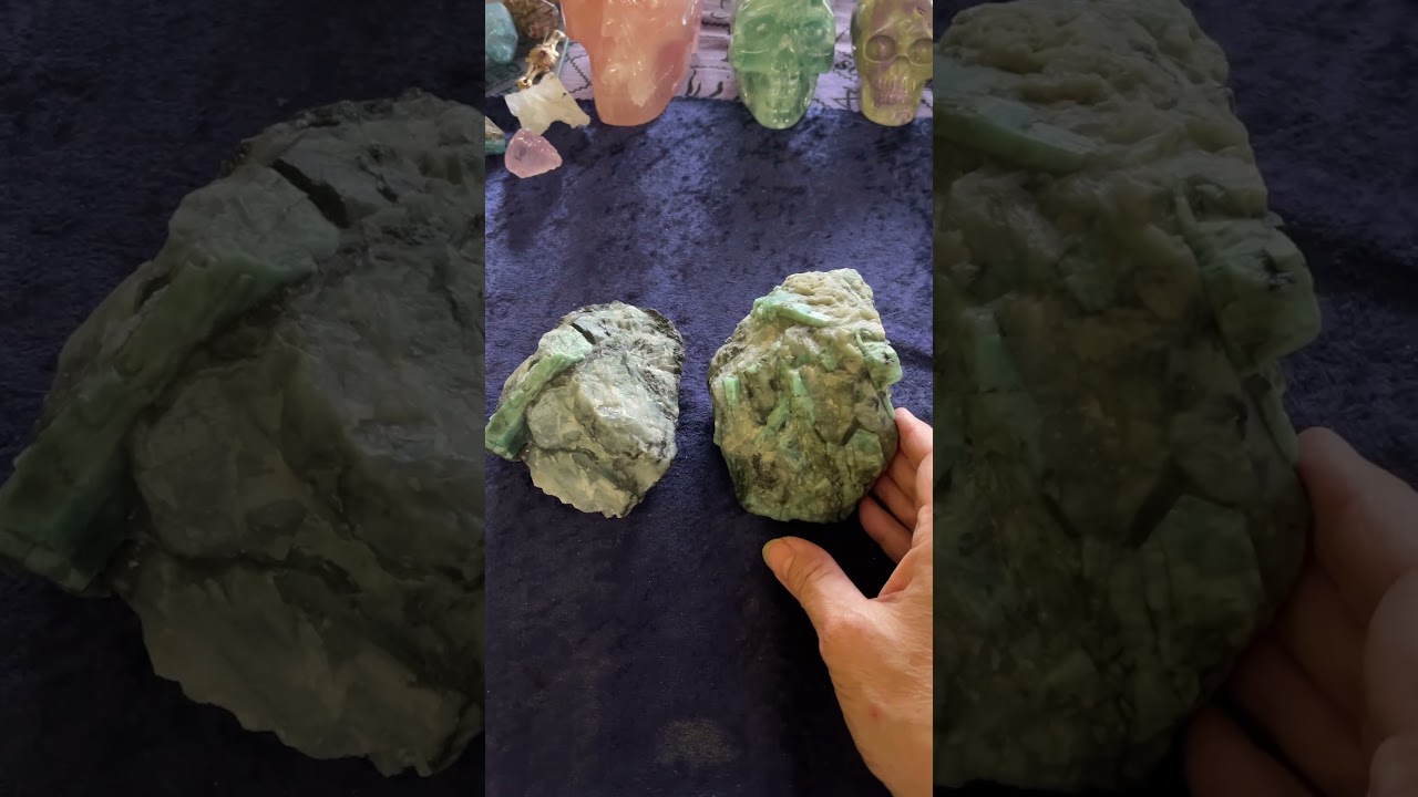 Crystal Healing: Pair of Emeralds for under hands - Enables a very deep Relaxation