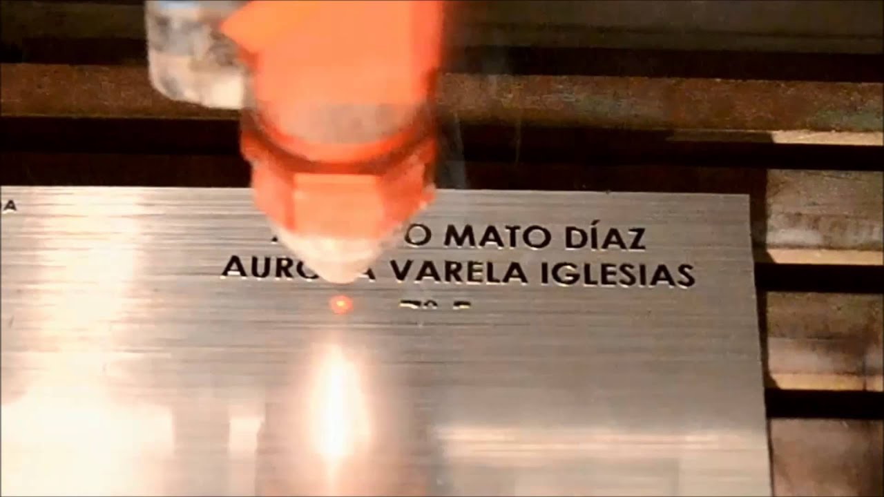 Grabado láser de placas de buzón