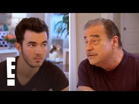 Video: Kevin Jonas Och Hans Fru Danielle Väntar På Sitt Första Barn