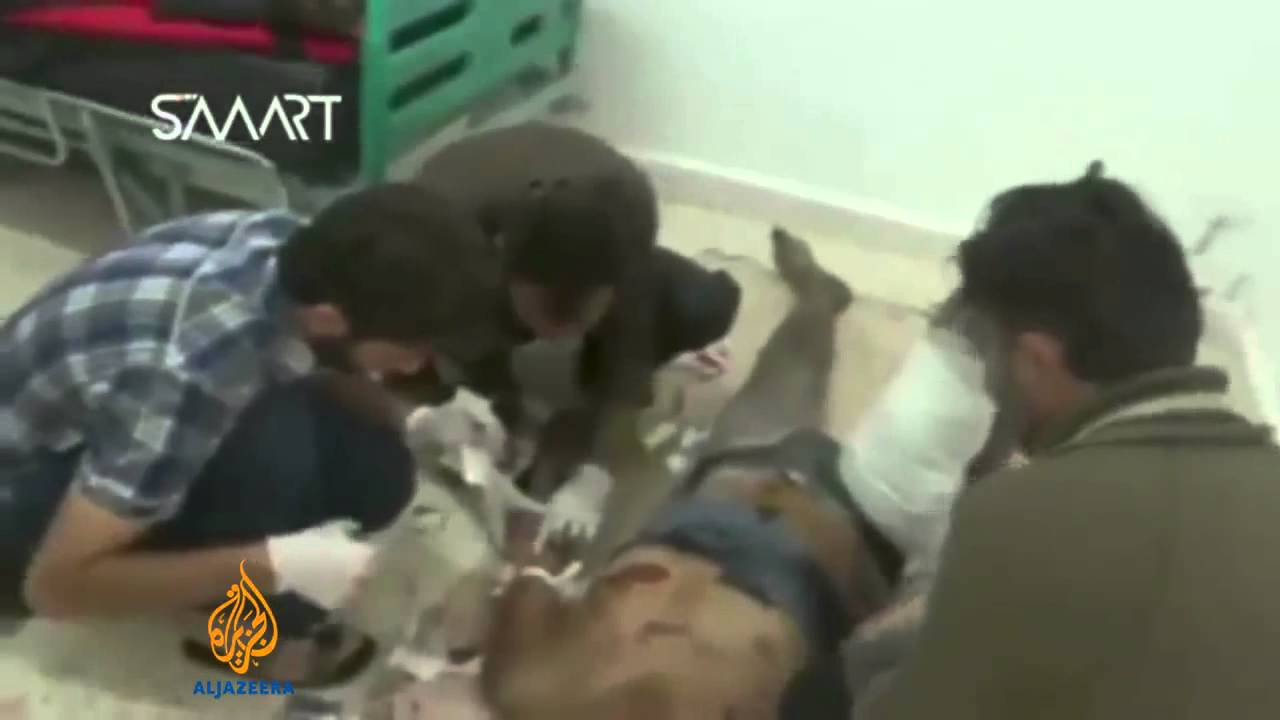 مقتل العشرات في انفجار ببلدة تسيطر عليها فصائل المعارضة السورية
