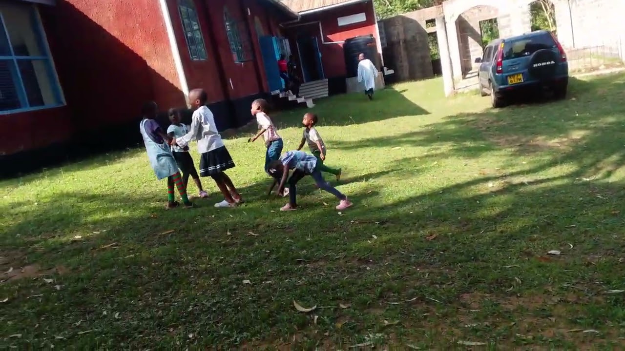 Watch baby Jess playing 😂😂