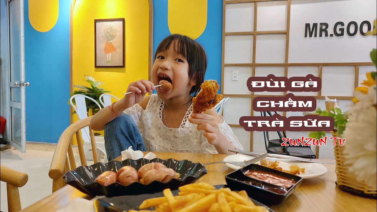 Thử ăn đùi gà rán chiên nước mắm chấm trà sữa của ebe zunzun tv - YouTube