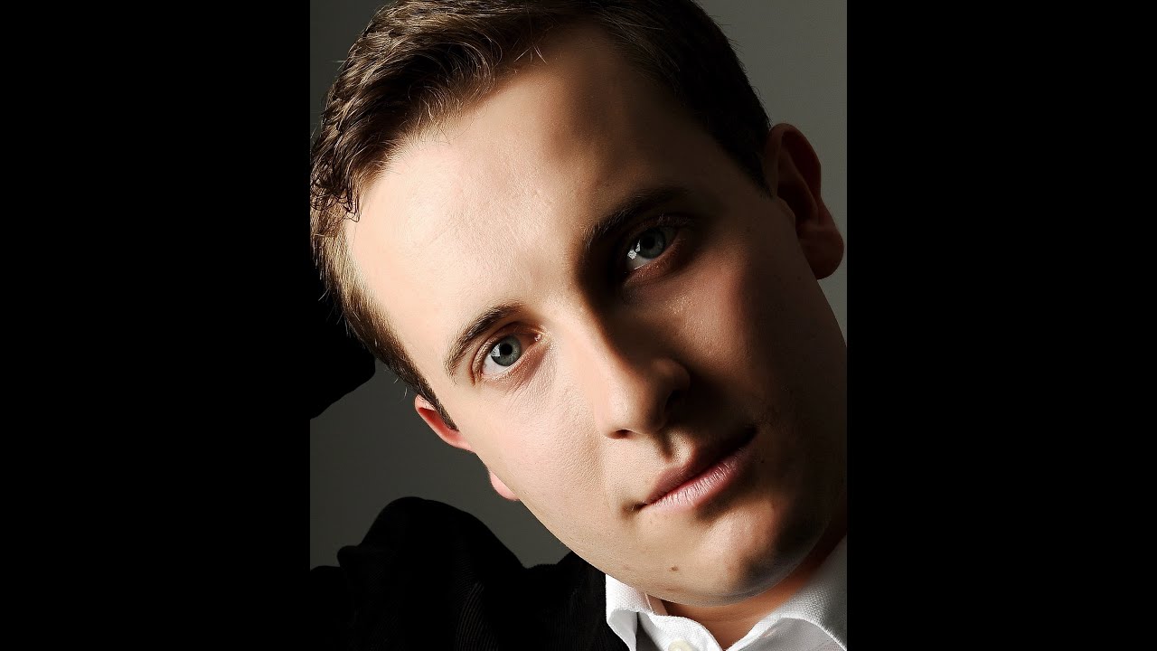 Ben Schoeman plays Tchaikovsky Concerto no. 1 at the Barbican Hall