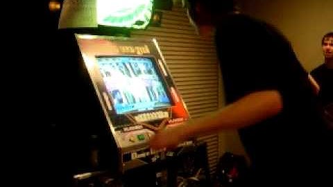 Sakura-Con 2009 DDR Tournament Semi-Final: Crono vs. Cynic - Song 1