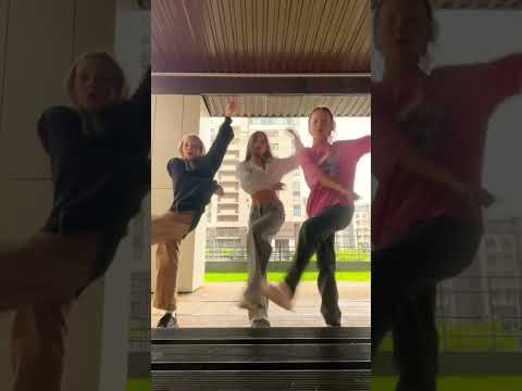 Моя бести сегодня уезжает вот вам видео на по следок💋 #hiphopgenre #funny #betsy #dance #suzy