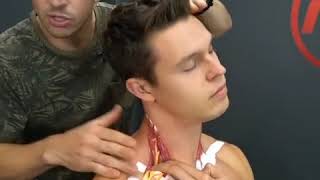 Neck Scalene Massage for Neck Pain Relief! -MoveU screenshot 3