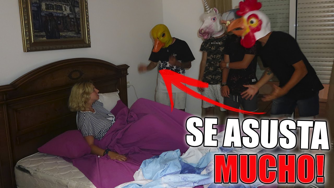 BROMA A MI NOVIA LE ASUSTO MIENTRAS DUERME! (SE ENFADA MUCHO) - YouTube