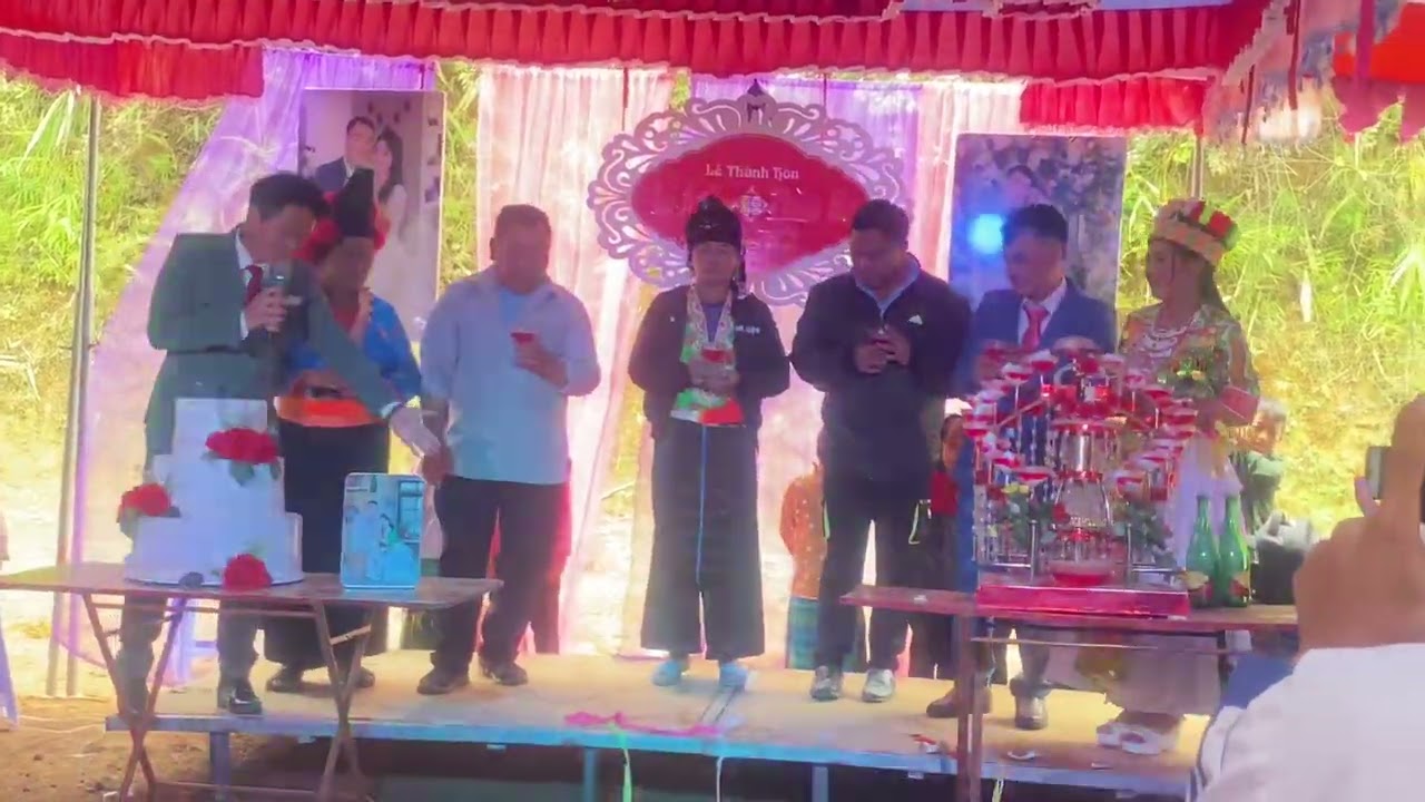 Đáng cưới chú Anh xam kha sốp cộp