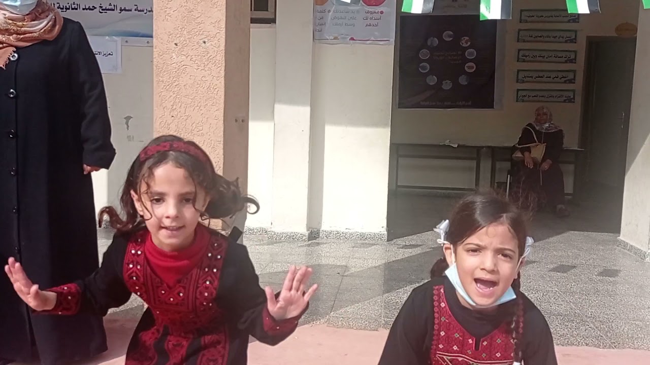 استعراض لفراشات الصف الصف الأول على أنشودة أنا ابن القدس