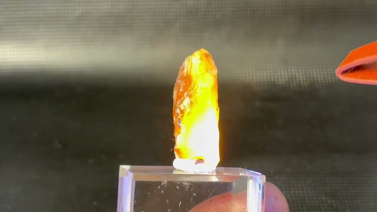Hokkaidoite北海道然別湖産蛍光オパール原石 4.0g - パーフェクト