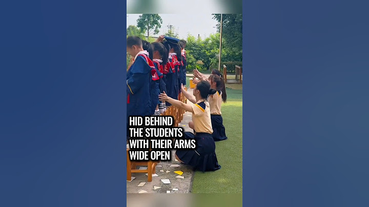 Heartwarming Graduation Moment 👏