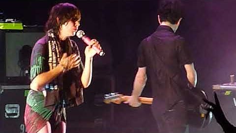 Yeah Yeah Yeahs - Maps @ Sunset Sounds 2010
