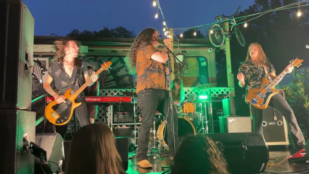 Pipe Dream - Seven Year Witch featuring guest vocalist John Strickland