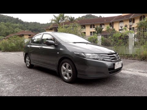 ვიდეო: როგორ გახსენით გაზის ავზი Honda City– ზე?