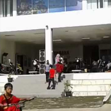 Riabz microphone perfom kuningan city