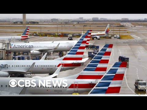 Planes narrowly avoid collision on Austin airport runway