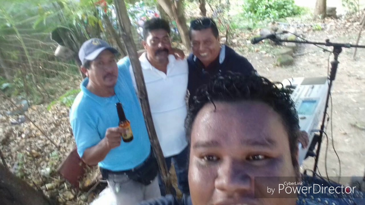 DANNY DANIEL Y SUS TECLADOS 