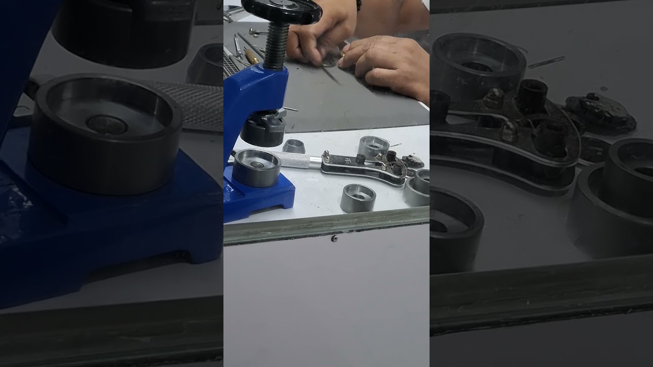 Look how to Change  battery  