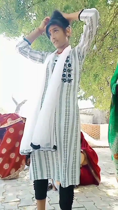 hotel me khila de pizza 🍕 ji 😜😃