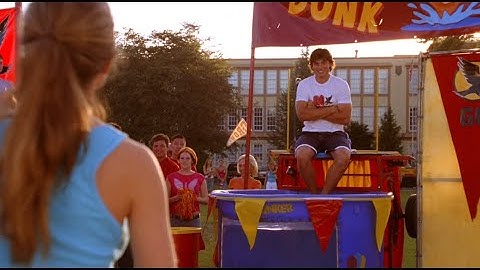 Smallville || Facade 4x03 (Clois) || Clark & Lois Dunk Tank Scene [HD]