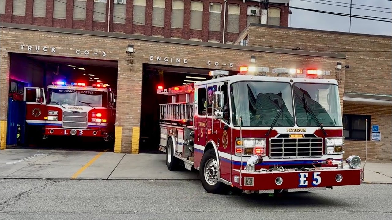 Пожарная часть Патерсона, штат Нью-Джерси, батальон 2, пожарная машина 5 и лестница 3 реагируют н...