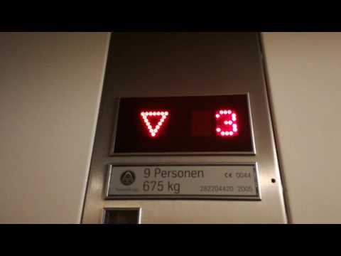 ThyssenKrupp Aufzug beim