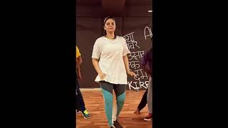 Anchor Sreemukhi Dance Rehearsal For Jigelu Rani Song | BommaAdhirindi | Sreemukhi Dance Perfomance