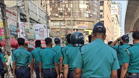 প্রেসক্লাবে শিক্ষকদের বি/ক্ষো/ভ: ঘিরে ফেলেছে পু/লি/শ, টান টান উ/ত্তে/জ/না সরাসরি