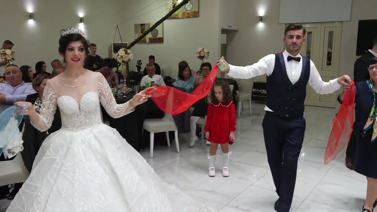 Krushqit ne valle . Armand & Ketjona . Video 4k