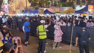 The moment Nong Tonkhao ran down to the audience during the jukebox segment was amazing! The pare...