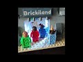 Les mascottes arrivent à Brickiland !