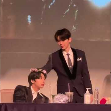 Kihyun passing his vocal legacy to hyungwon ¦ Monsta X fansign gambler 2021