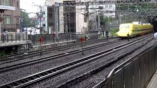 ドクターイエロー［新幹線］小田原駅を通過。