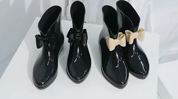 TRISH LOW HEEL ANKLE WELLIES WITH BLACK BOW (WHERES THAT FROM)