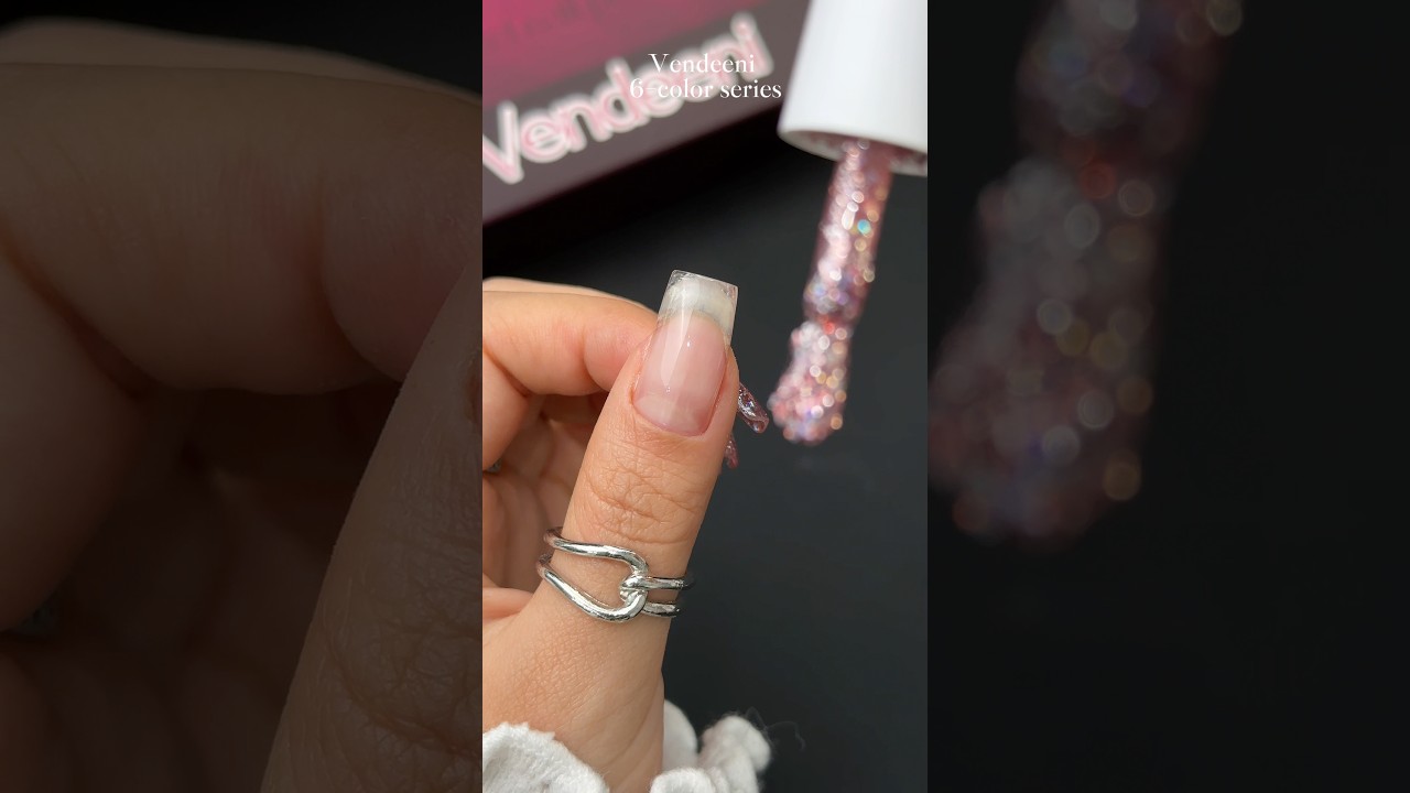 Sweet but wild! ✨ This hot pink glitter gel is pure sparkle magic.💖💖💖TPO/HEMA-free. 