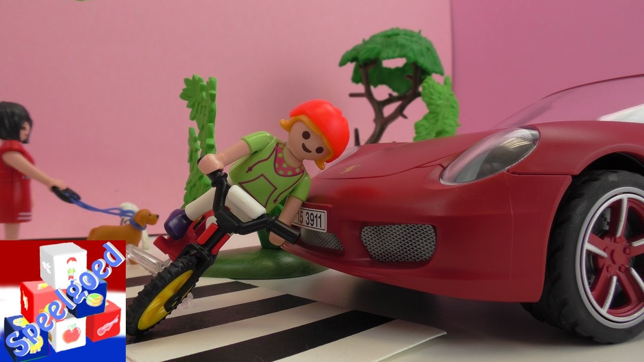 wapenkamer opslaan vergelijking Playmobil auto-ongeluk – Porsche rijdt kind aan op het zebrapad - Playmobil  film nederlands - YouTube