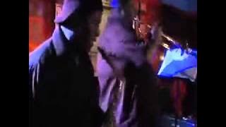 Raphael Saadiq - Skyye Can You Feel Me (Live at The Artists Den)