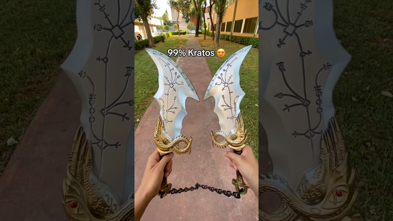 La evolución de las Espadas Del Caos de Kratos de God Of War ⚔️🔥 Mira los comentarios 👀