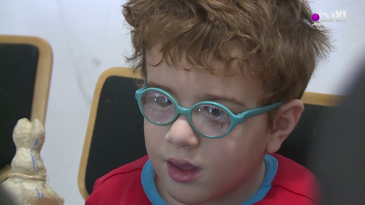 أطفال مكفوفين.. يتعرفون على الألوان عن طريق حاسة الشم