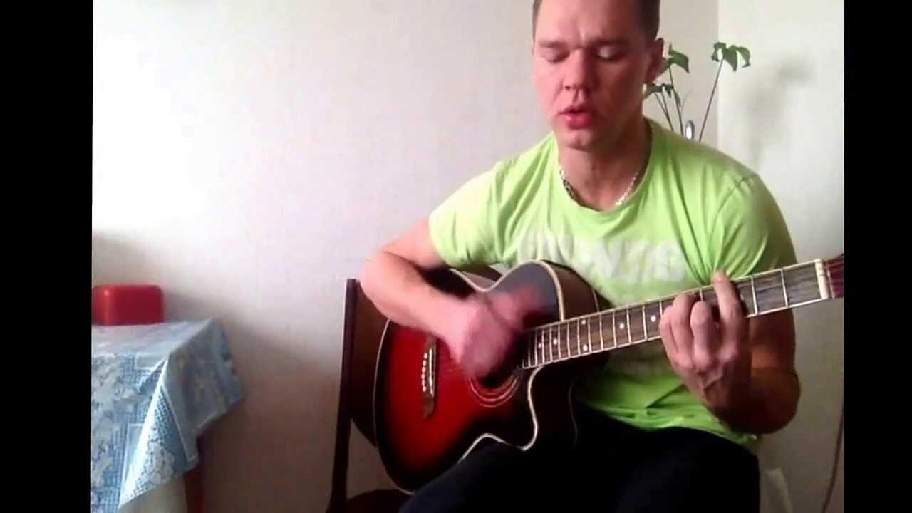 На гитаре от людей на деревне. На гитаре от людей на деревне. На гитаре от людей на деревне. People гитара. Человек играющий на электрогитаре.