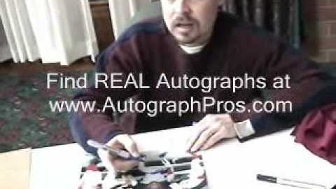 Star Trek Cast Members Sign For AutographPros.com