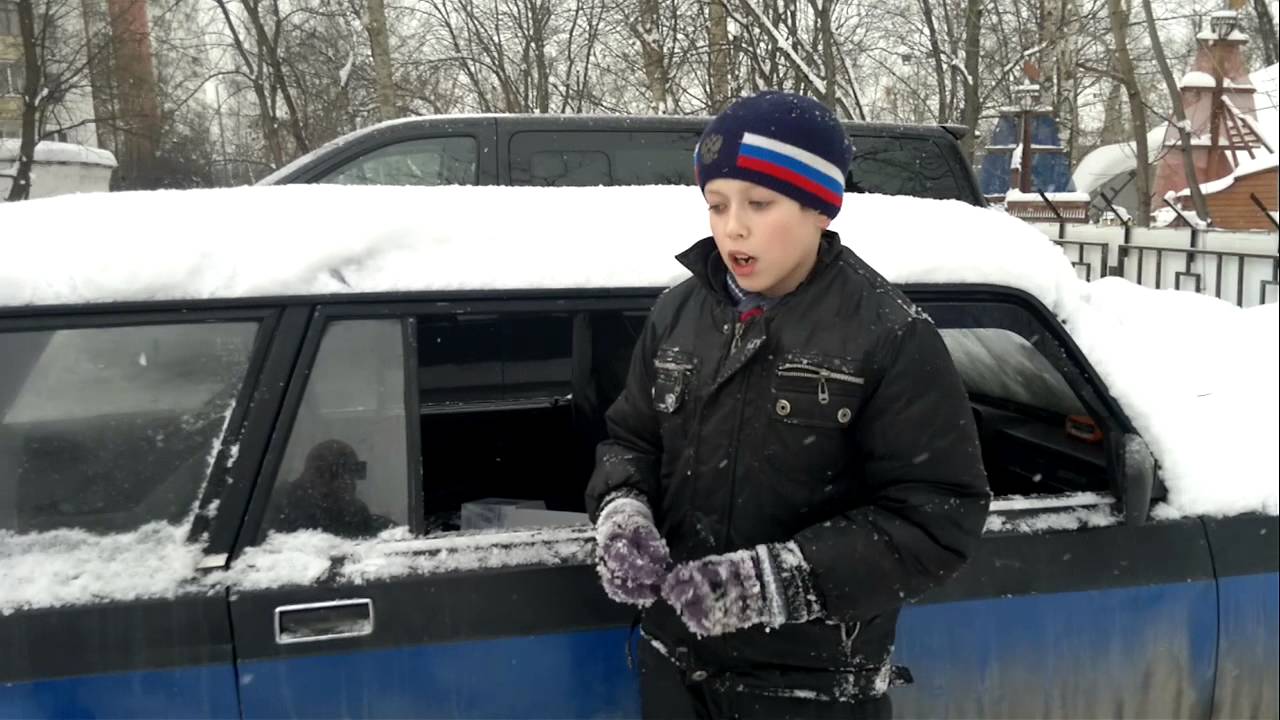 Вандалы испортили машину Вандалы испортили машину