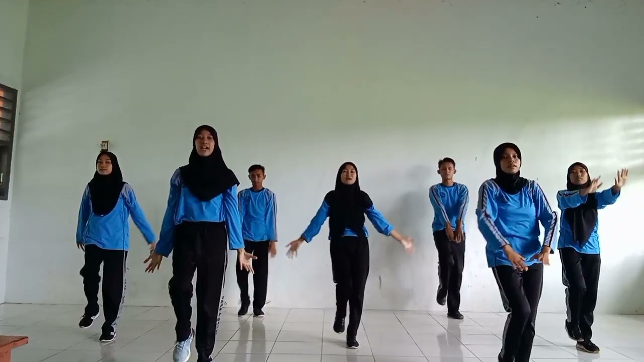 SENAM AEROBIK LAGU KOREA Asyik banget dari Siswa SMAN 1 BLULUK