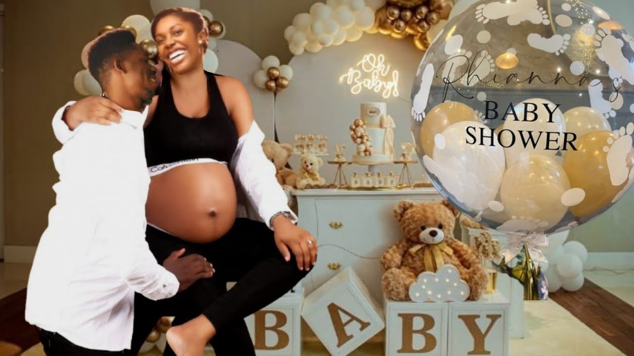 Мозес Блисс удивил свою беременную жену Мари поцелуем на их вечеринке в честь рождения ребенка