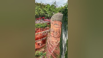 Lạc Sơn Đại Phật – Tượng Di Lặc đá tạc cao 71 mét, sừng sững giữa nơi hợp lưu ba dòng sông