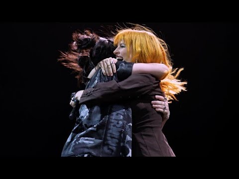 Hayley Williams & Billie Eilish - Misery Business Coachella 2022